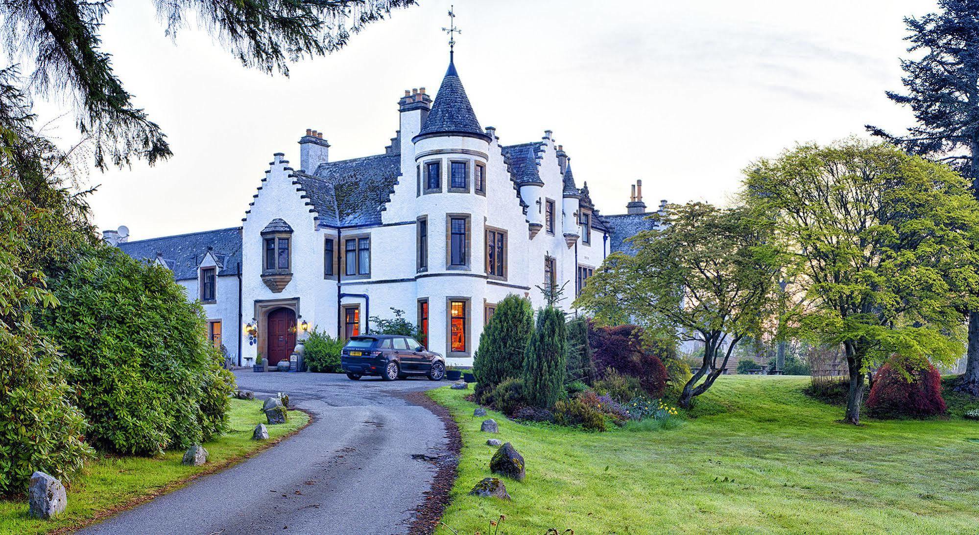 Kincraig Castle Hotel Инвергордон Экстерьер фото