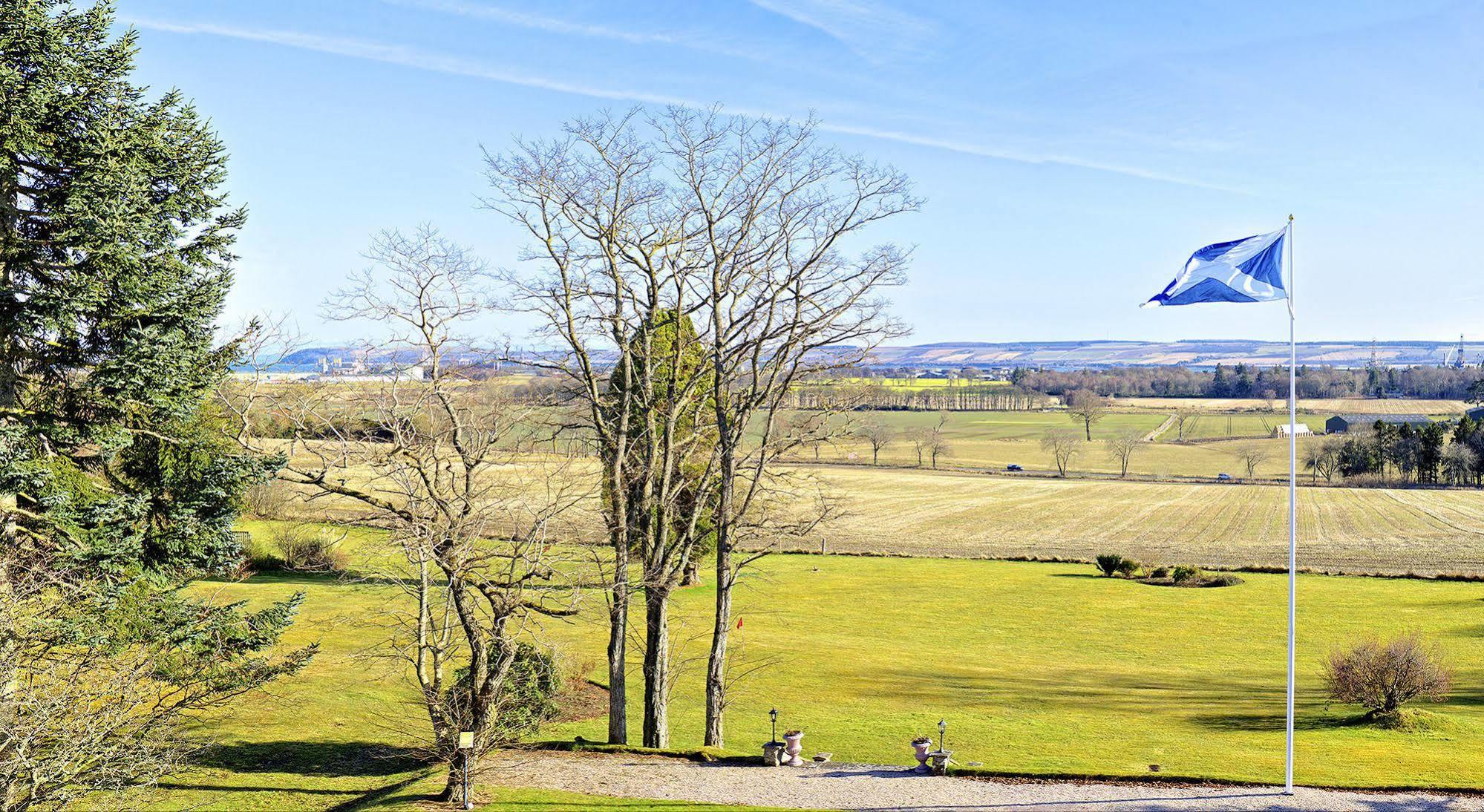 Kincraig Castle Hotel Инвергордон Экстерьер фото