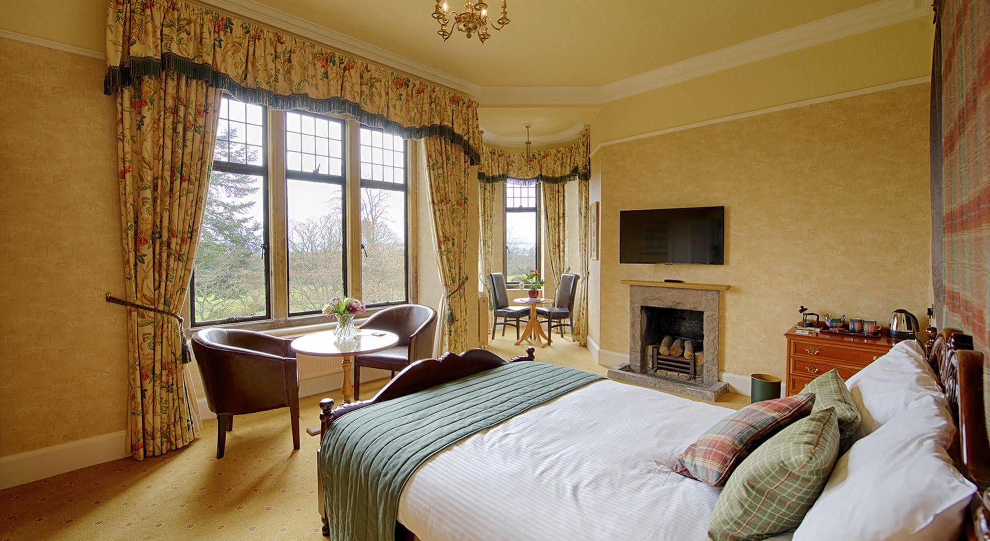 Kincraig Castle Hotel Инвергордон Экстерьер фото